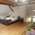 Vila Pod Lipami