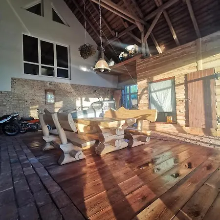 Pod Lipami Villa